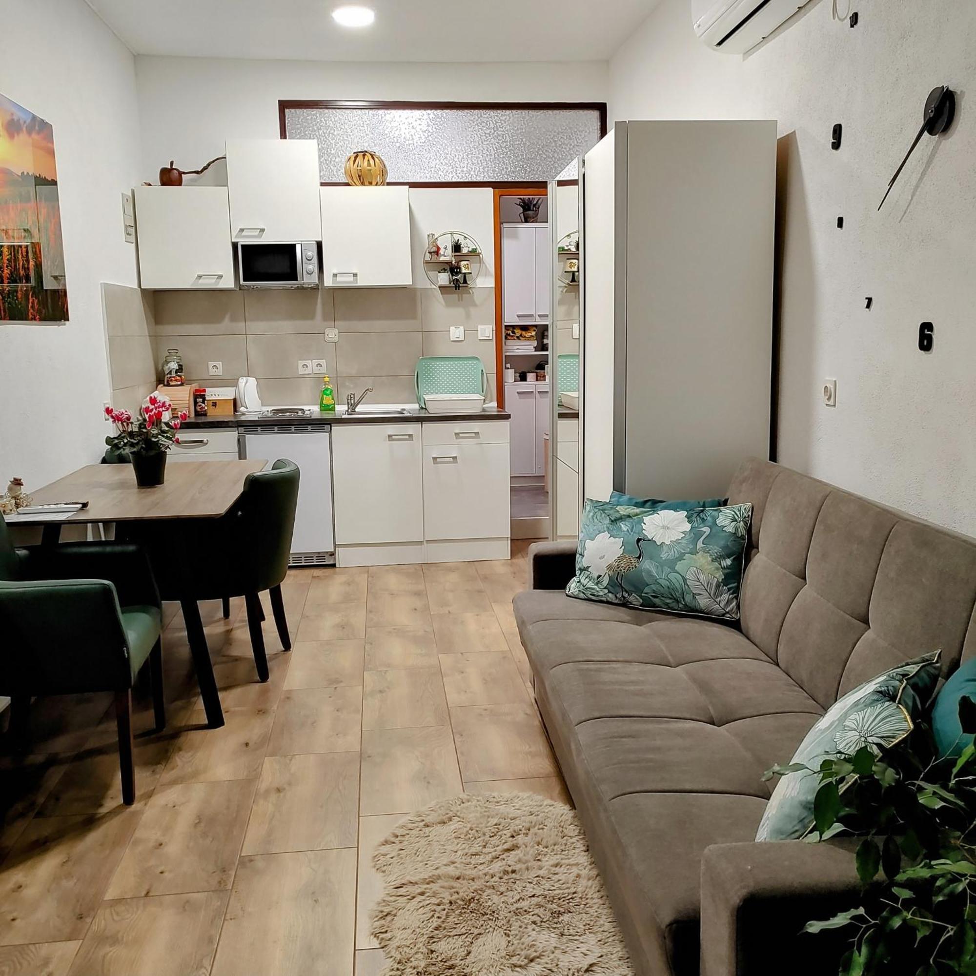 Piccolo Apartment Knin Exterior photo